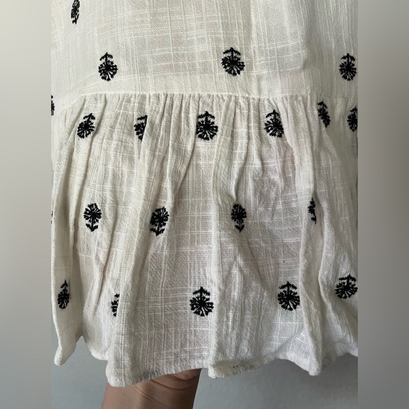 A Loves A White Floral Embroidered Mini Skirt Women’s Size 0 - Picture 7 of 15